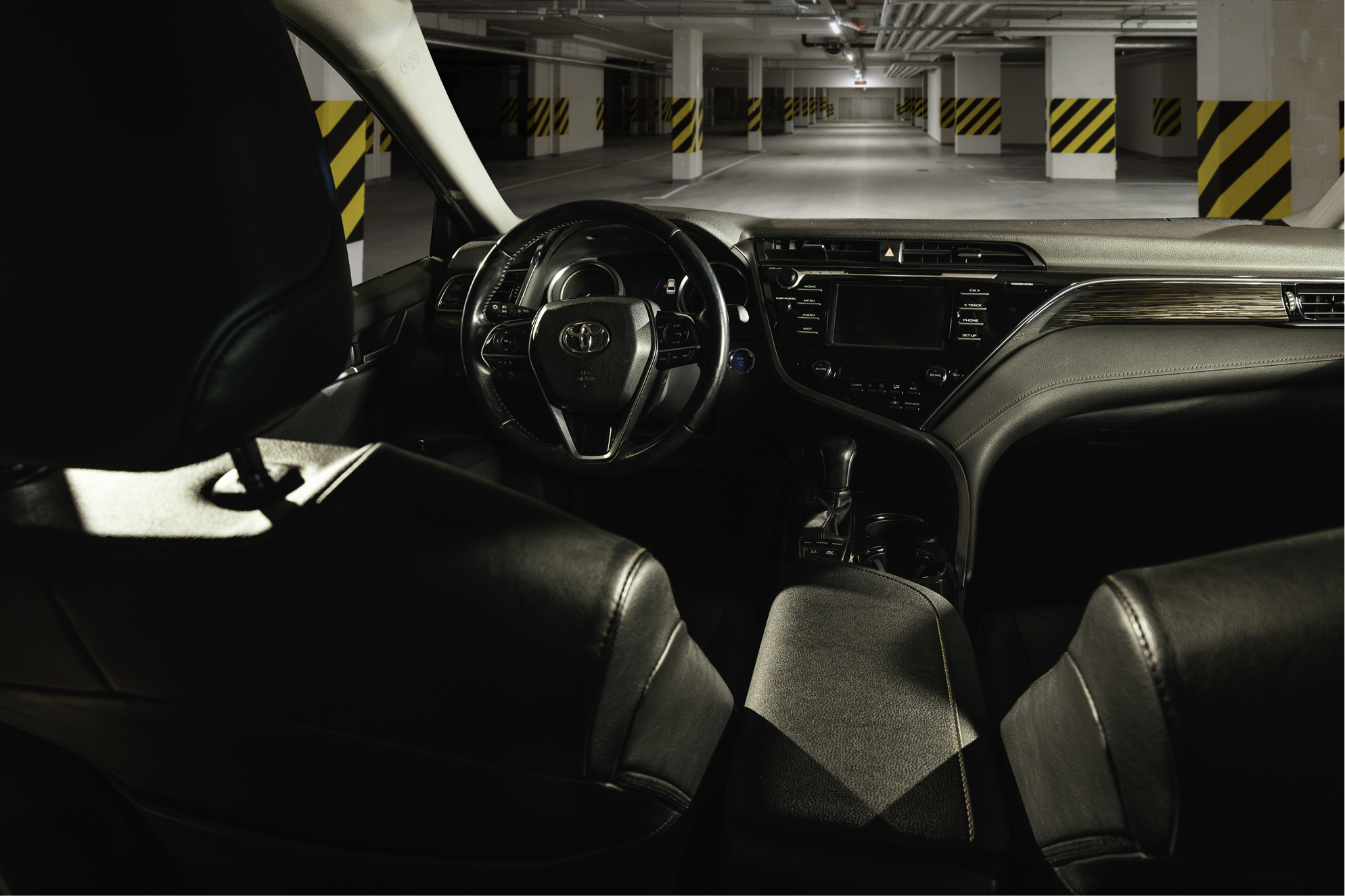 Toyota Camry thumbnail 4